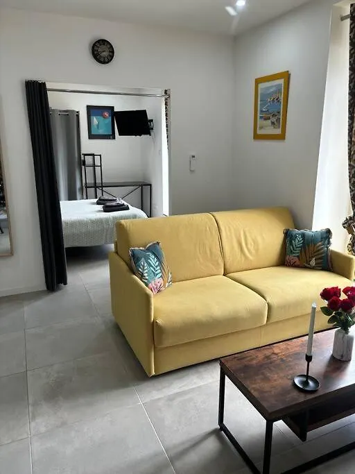 Mozart Cosy Love Room Chasse-sur-Rhône 0*,  France